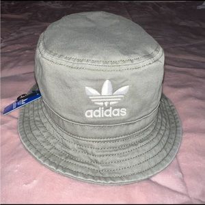 Adidas bucket hat with tags